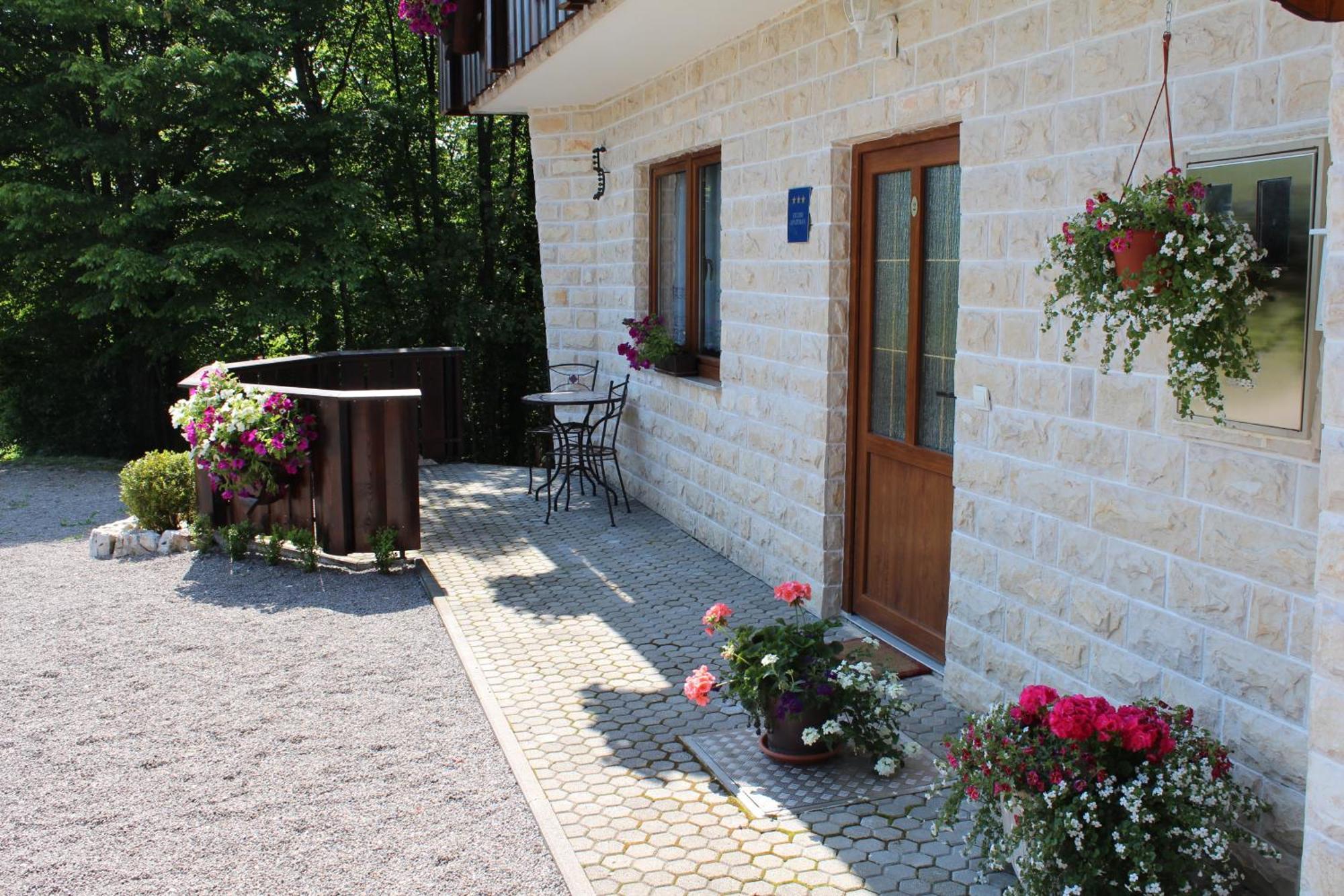 Apartments Bramado Selište Drežničko Kamer foto
